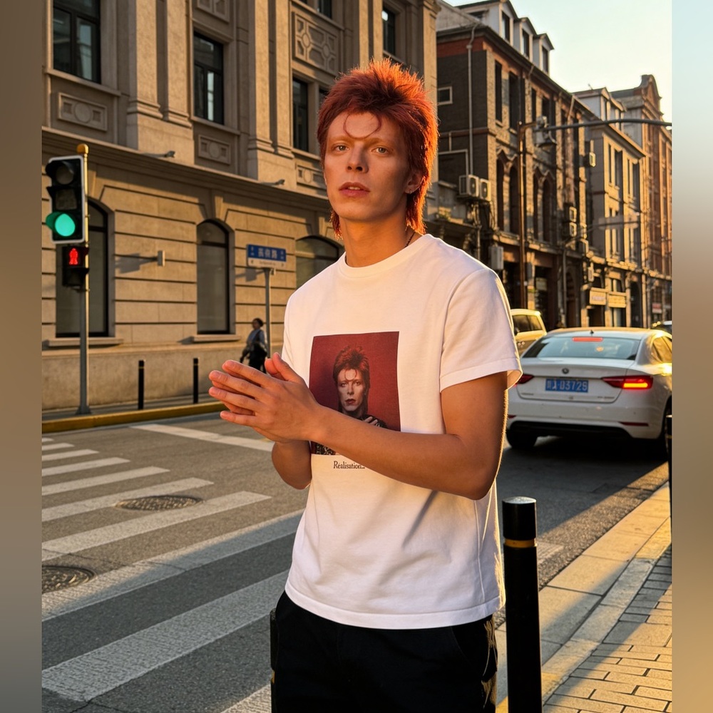 Realisation Par White Tee with Red Graphic (David Bowie) - Picture 2 of 7